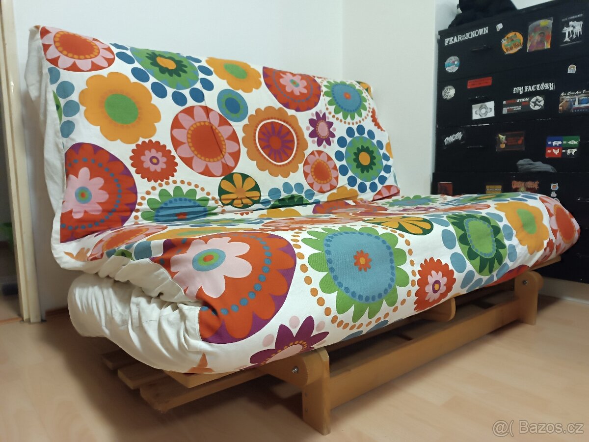 Futon / rozkládací gauč