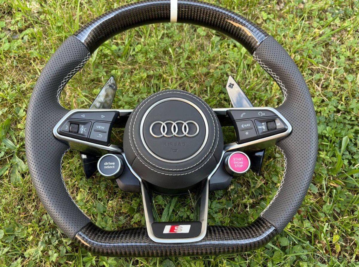 AUDI R8 VOLANT SPORTOVY - START/STOP DRIVE SELECT