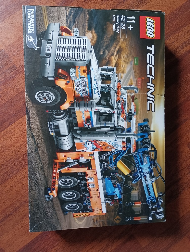 Prodám Lego Technic 42128- Odtahový vůz