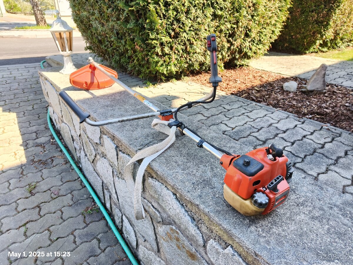 Křovinořez Husqvarna 323R