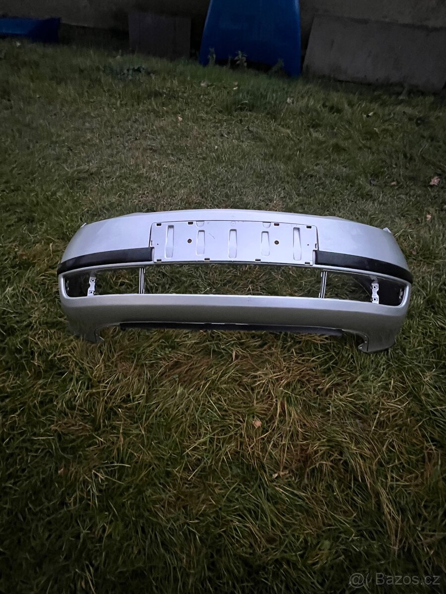 Přední nárazník na Škoda fabia 1
