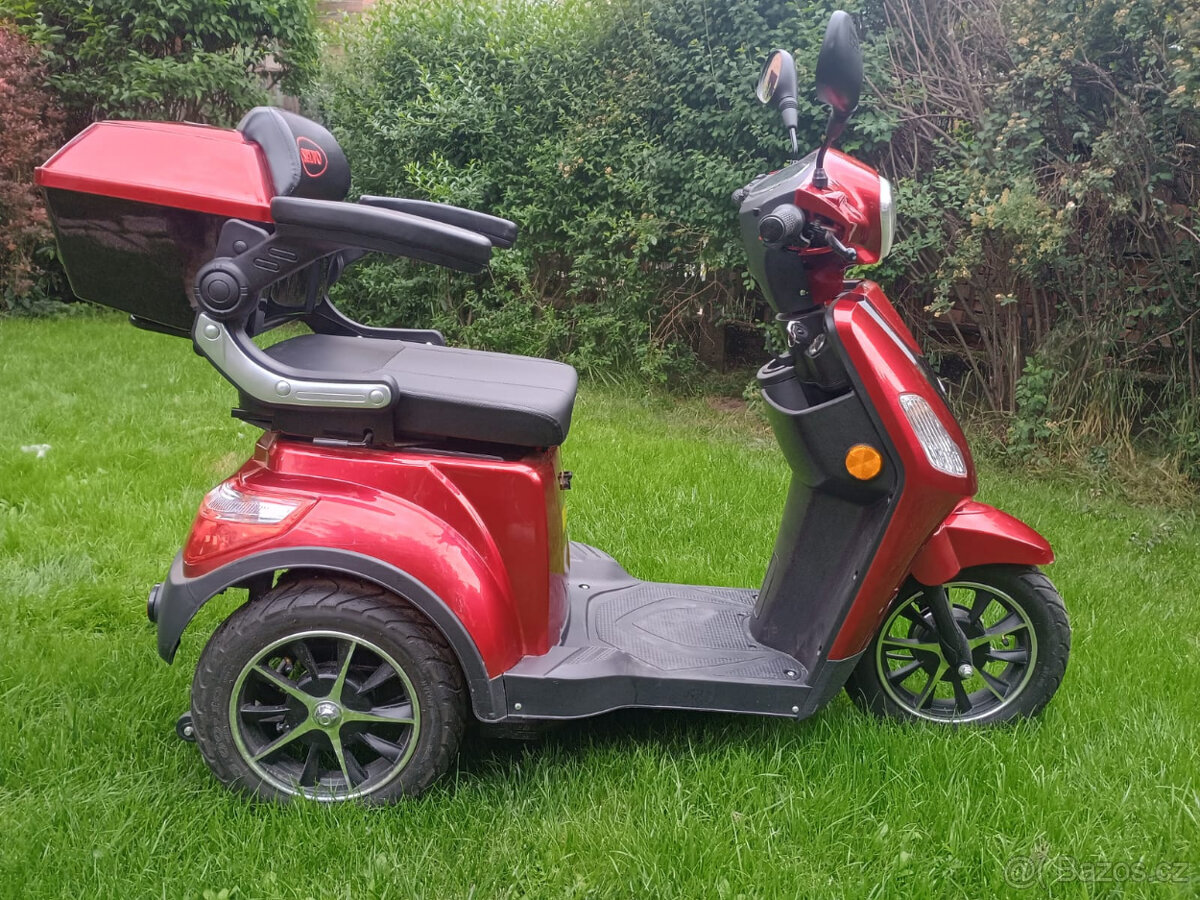 Elektrický skútr Selvo 31000