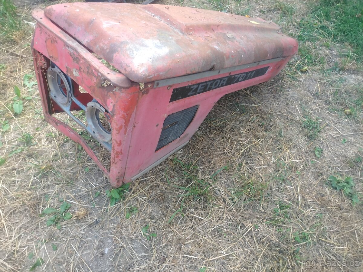 Kapota zetor uř1