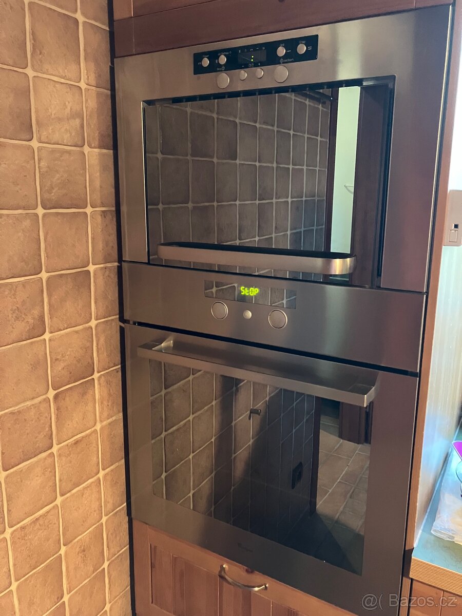 Vestavná trouba a mikrovlnka