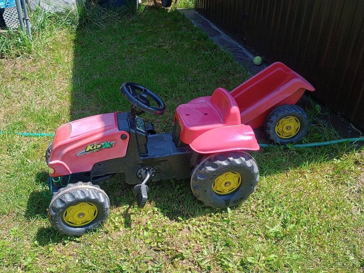 Prodám šlapací traktor