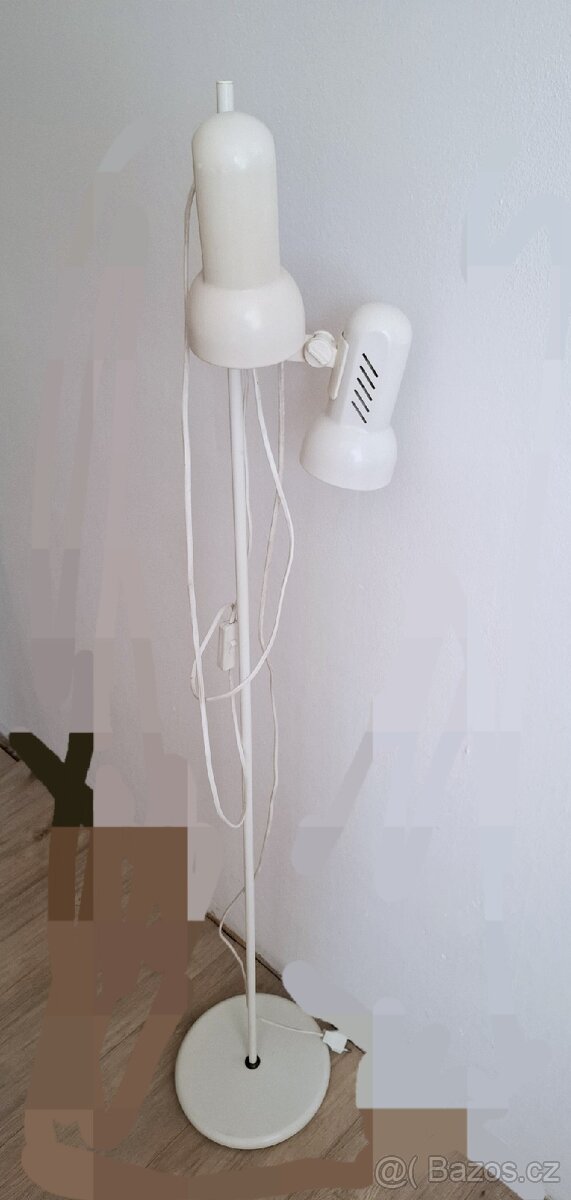 Stojací lampa