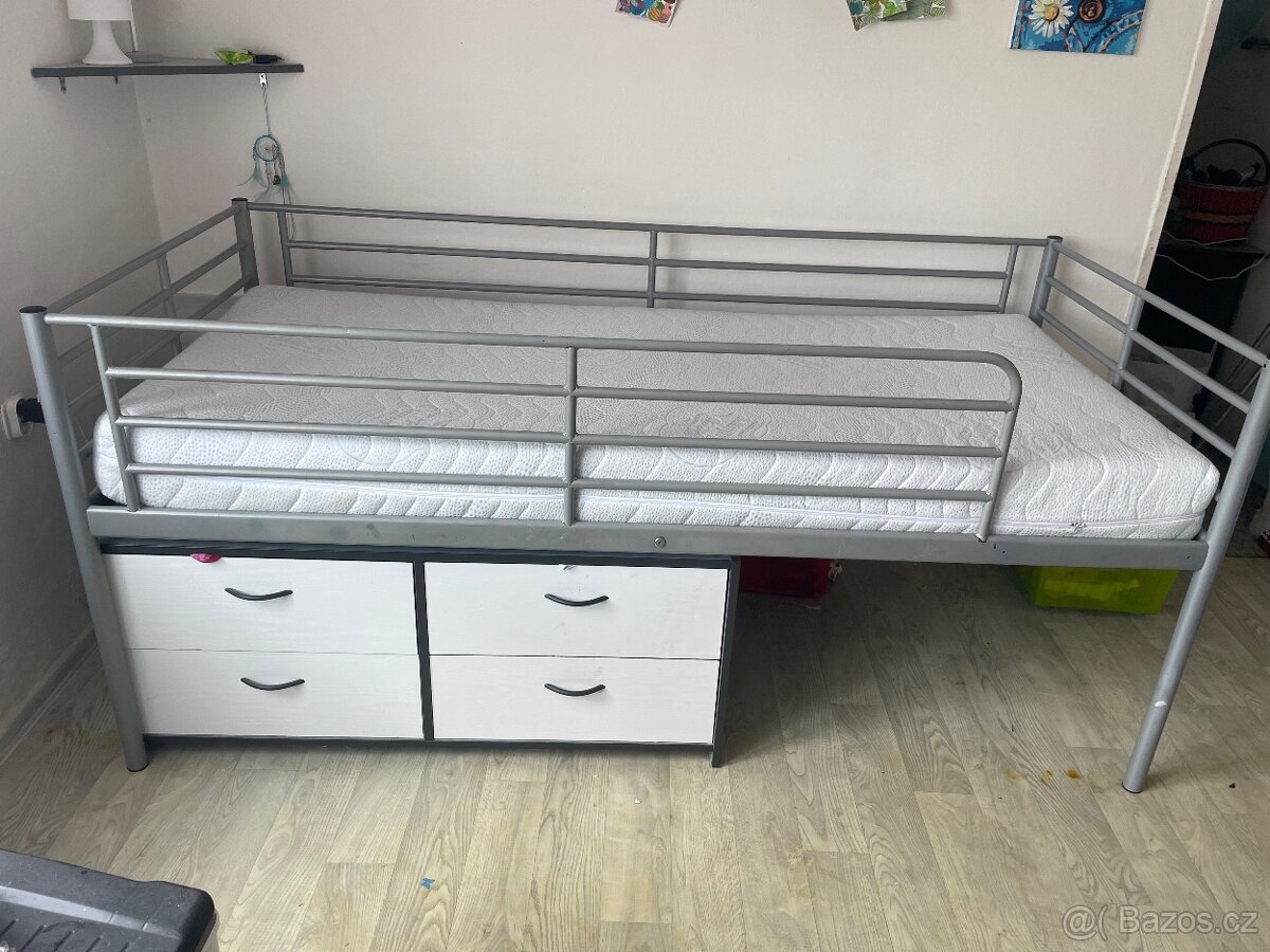 Postel 90x200x95cm kovová postel se zábradlím a matrací