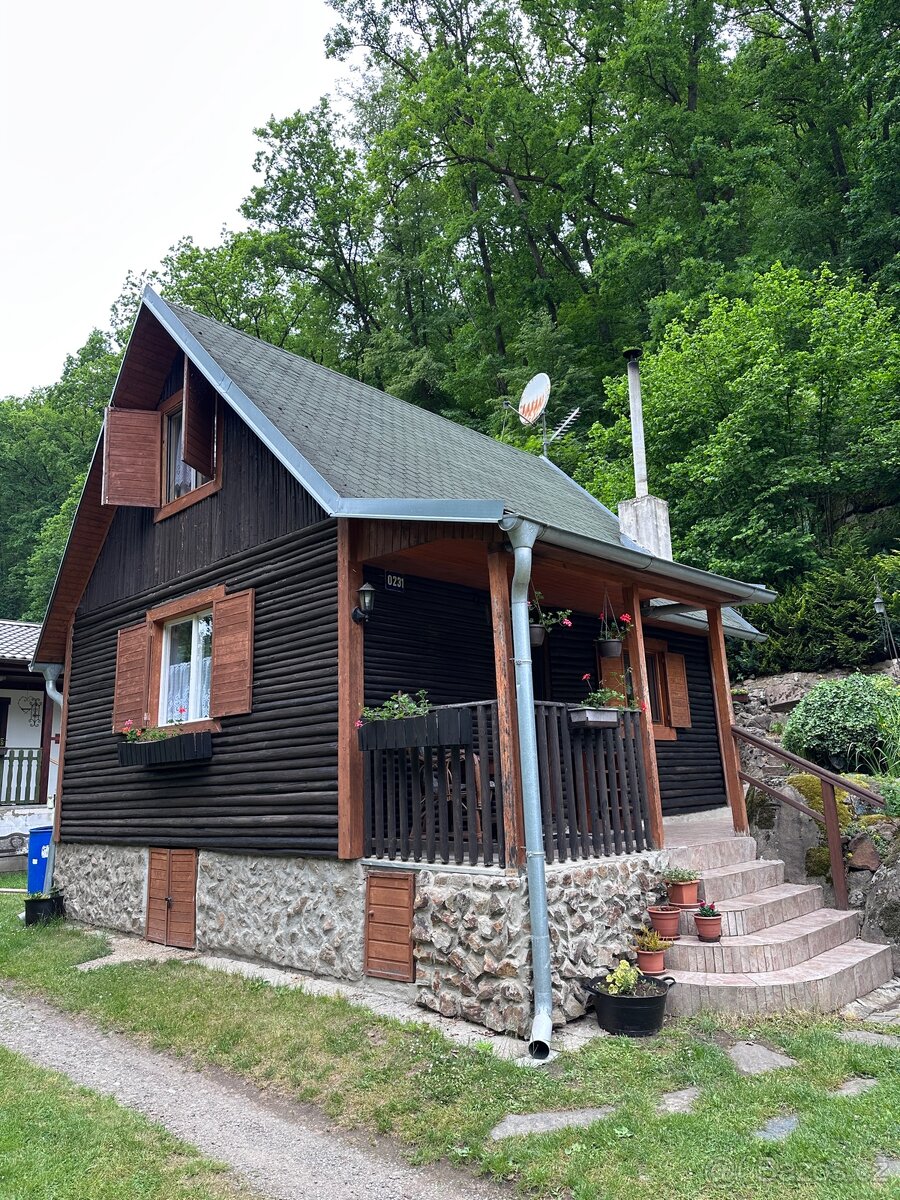 REKREAČNÍ CHATA U ŘEKY LUŽNICE