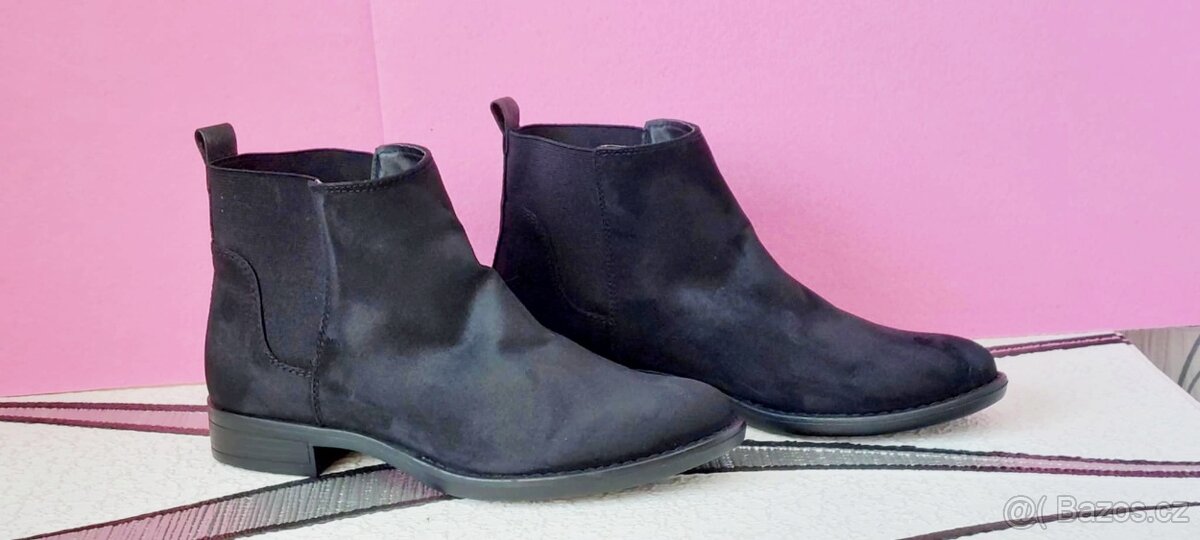 ČERNÉ KOTNÍKOVÉ BOTY-PŘECHODOVÉ-C&A-vel. 37