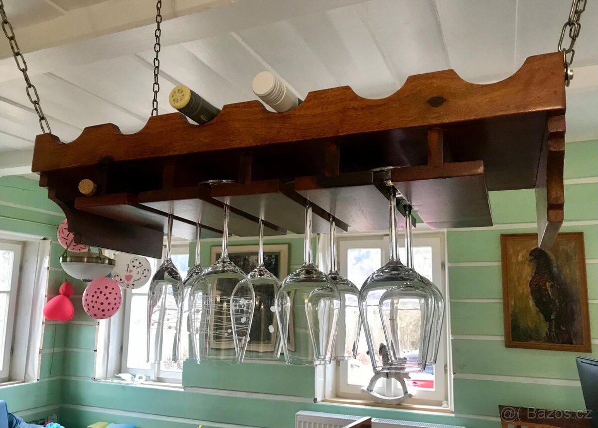 Police na víno z masivu palisandr