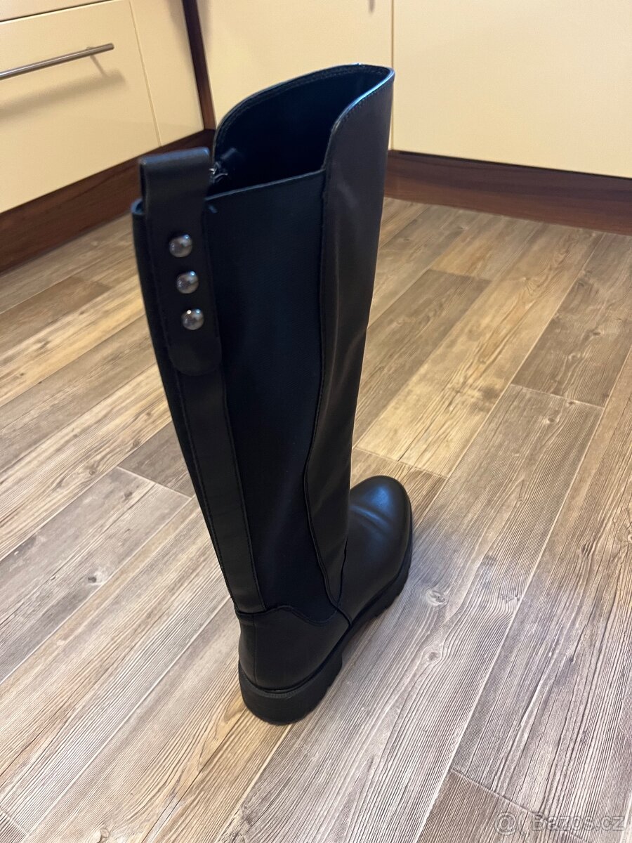 Dámské kozačky Baťa