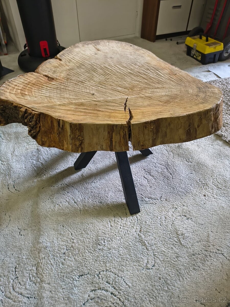 Konferenční stolek z masivu