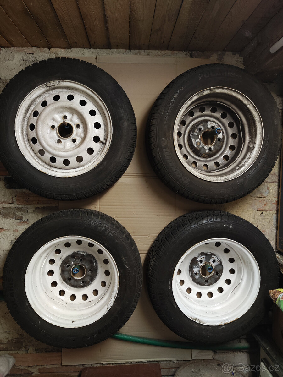 Sada zimních pneumatik s disky