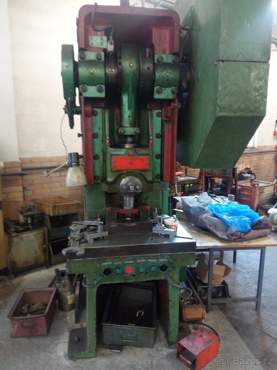 Lis výstředníkový LEPP 100