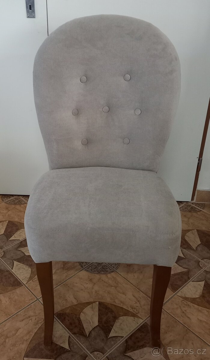 dřevěná jídelní židle z masivního dřeva Oval