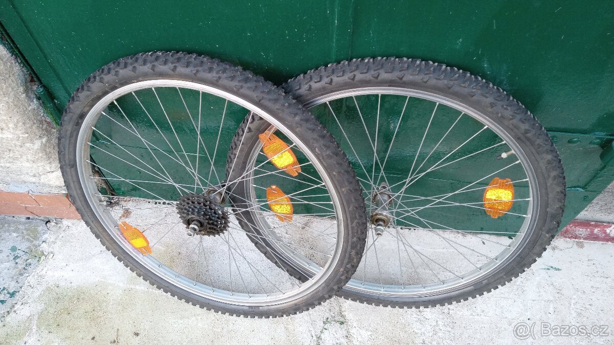 26" ráfky s pneu na horské kolo