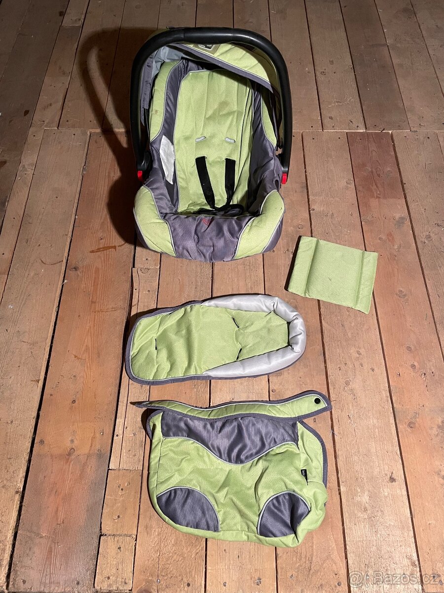 Spousta dětských věcí většinou pro mimina a malé deti