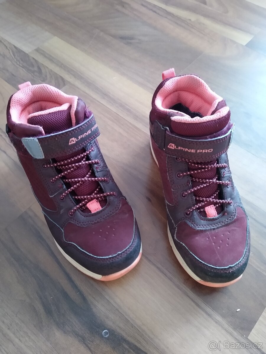 Prodám dětské boty vel 30