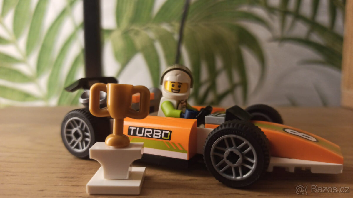 LEGO City 60322 Závodní auto