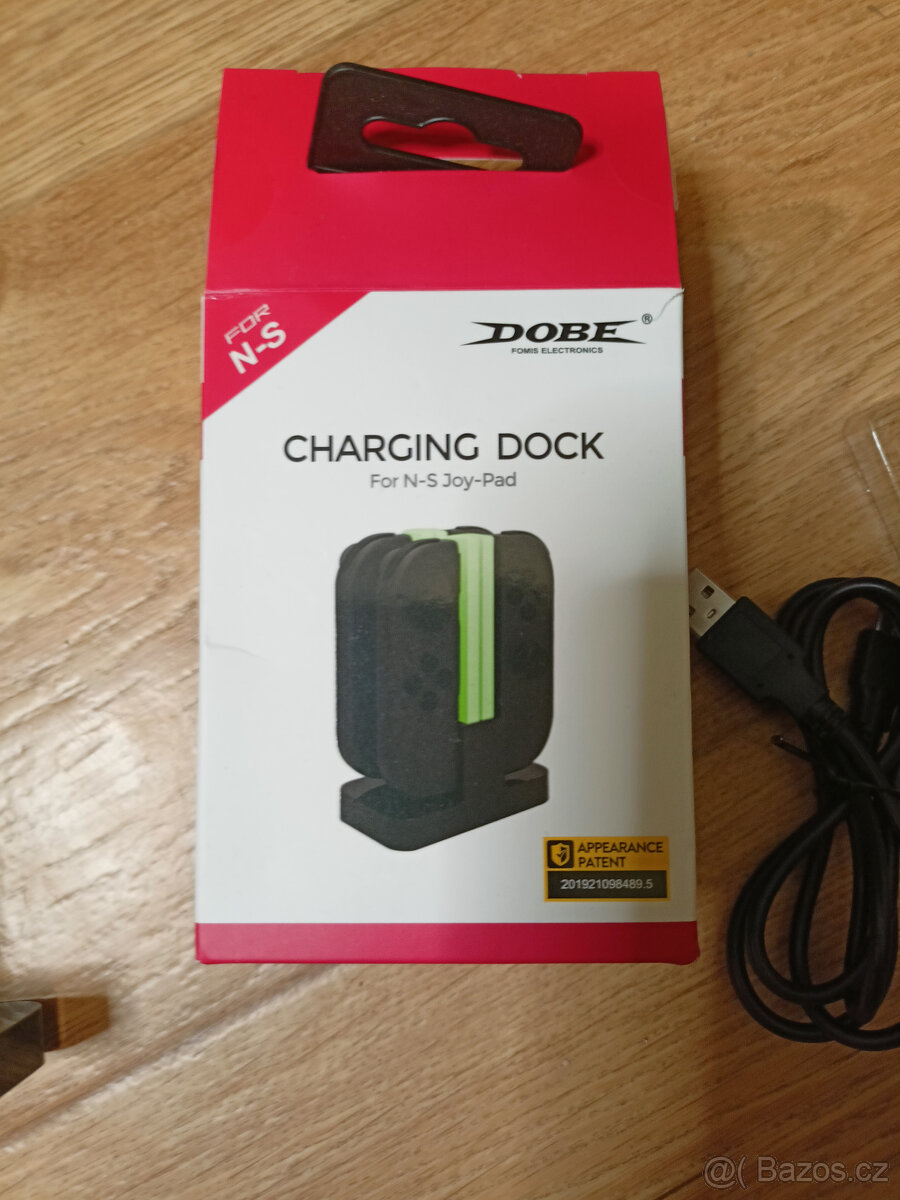 Nintendo Nabíjecí stanice na 4 Joycony