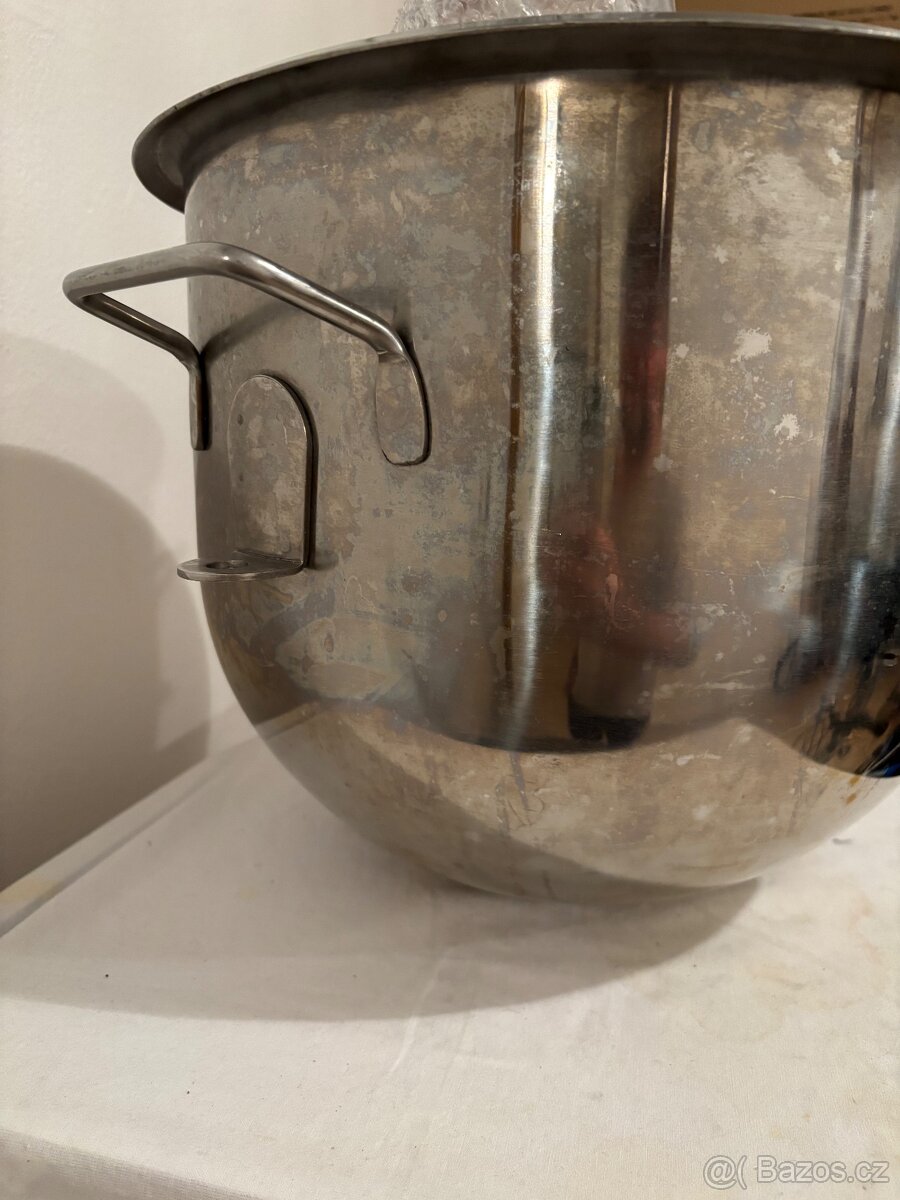 Nerezový kotlík pro mixér.