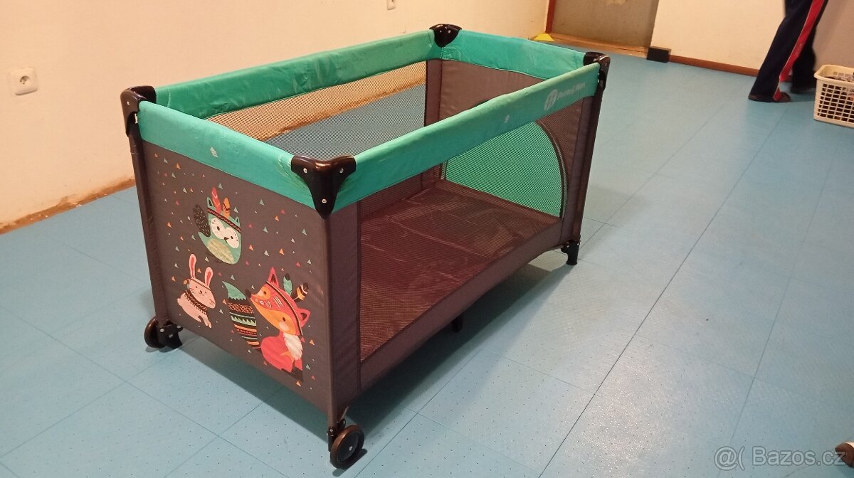 Cestovní postýlka Petite Mars s matrací