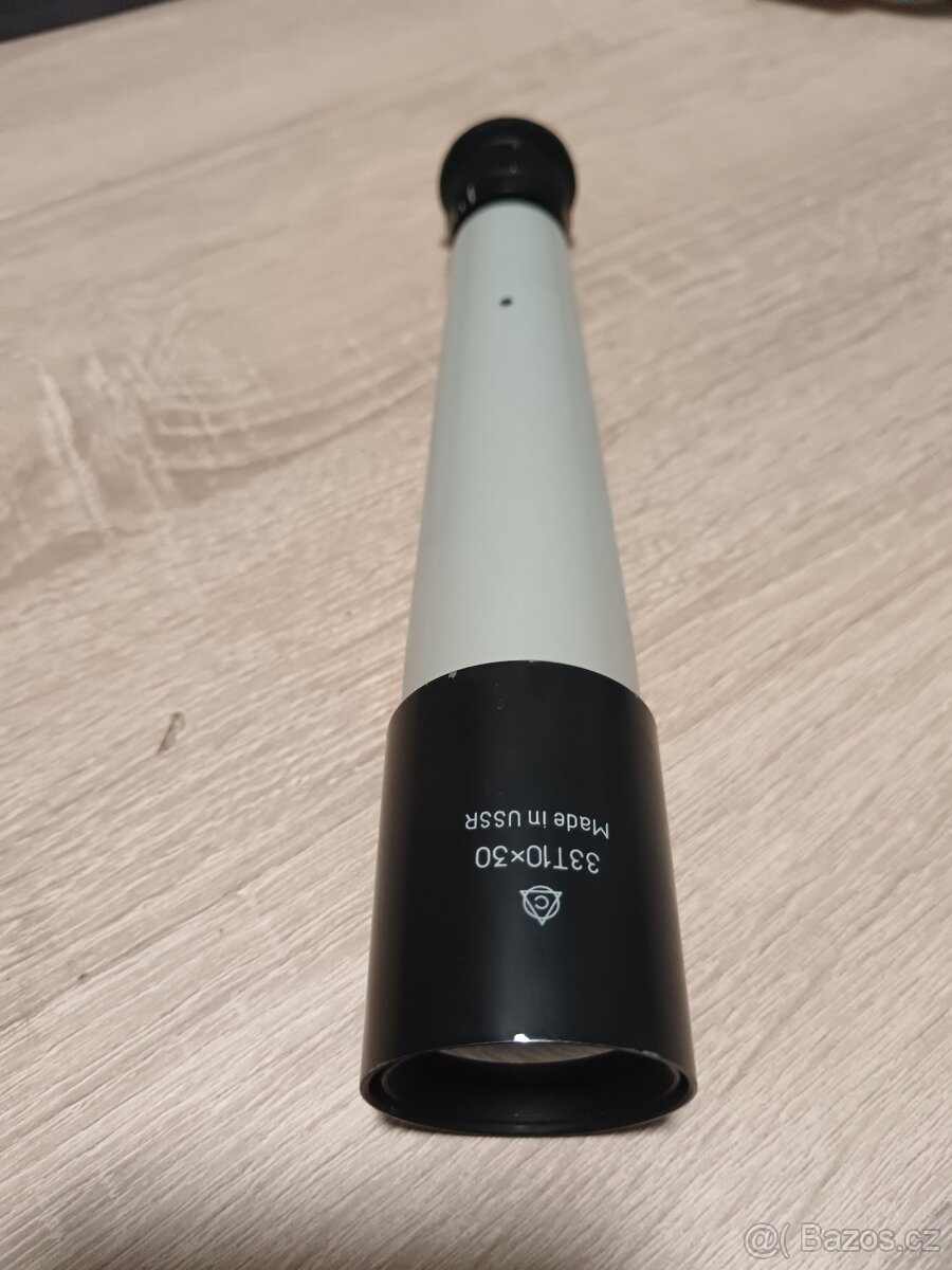 Dalekohled monokulár 10x30 top stav