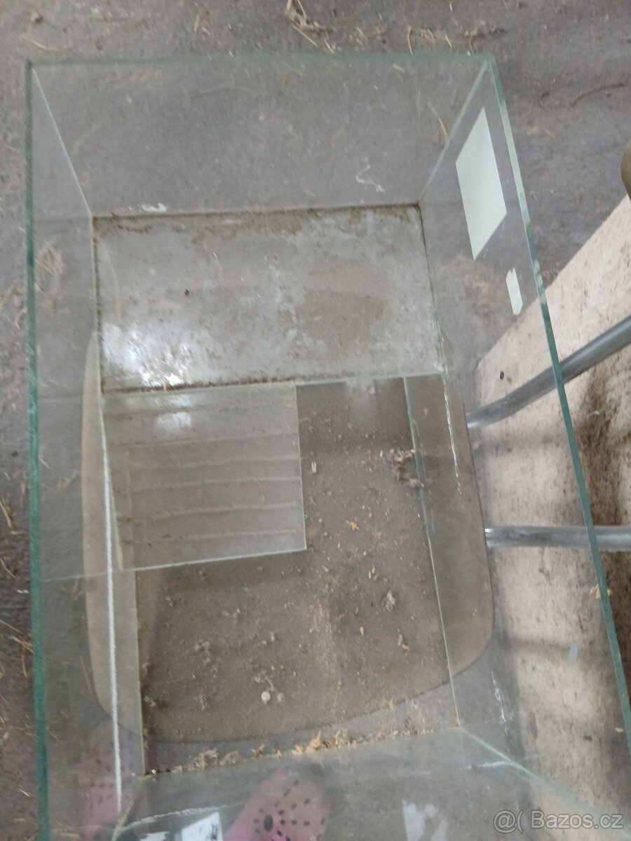 Prodam akvarium pro vodni zelvu