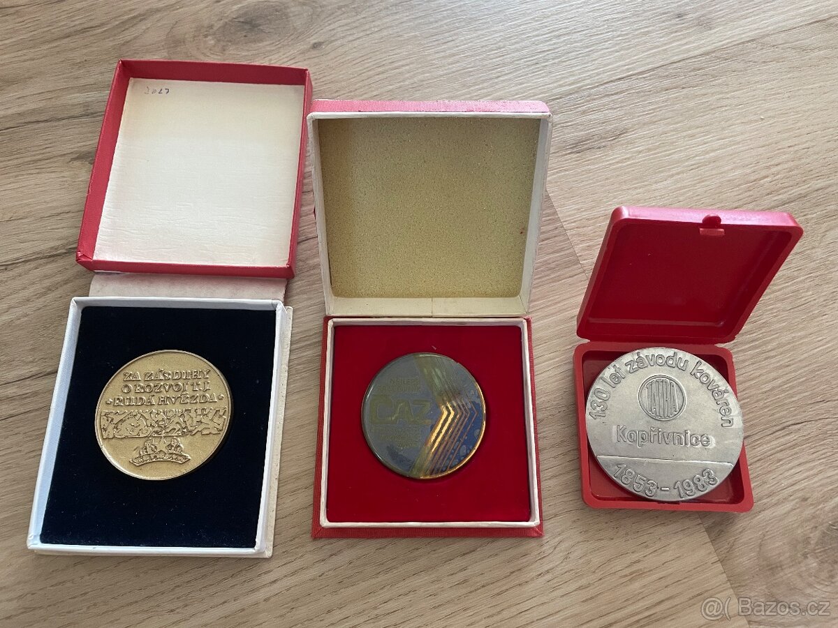 Plakety a odznaky ze strojního průmyslu