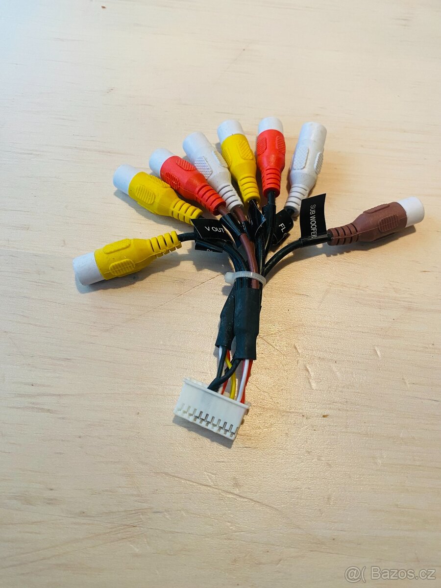 20 PIN konektor pro 2DIN autorádia, 8 RCA