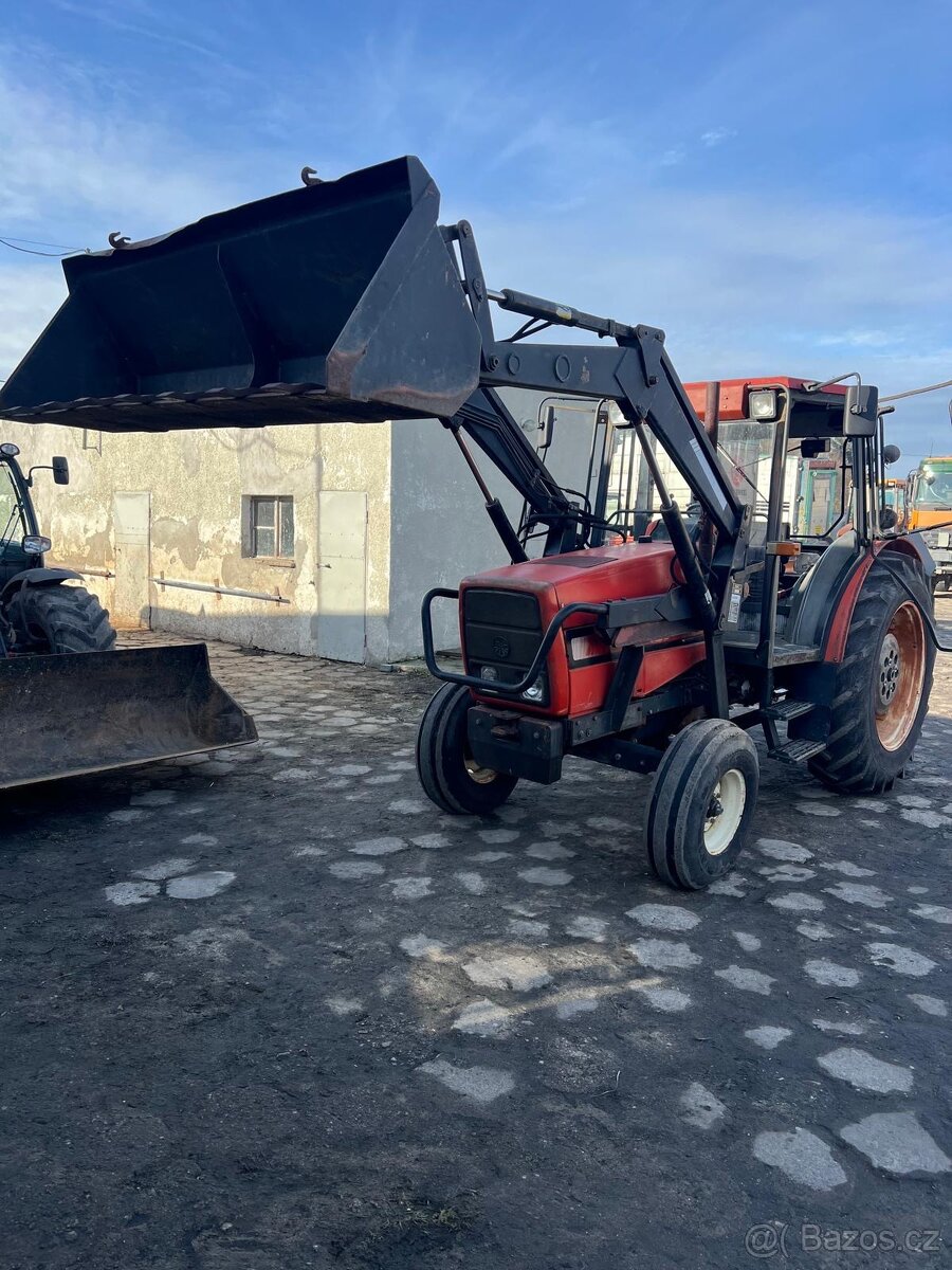 Čelní nakladač Zetor 9540