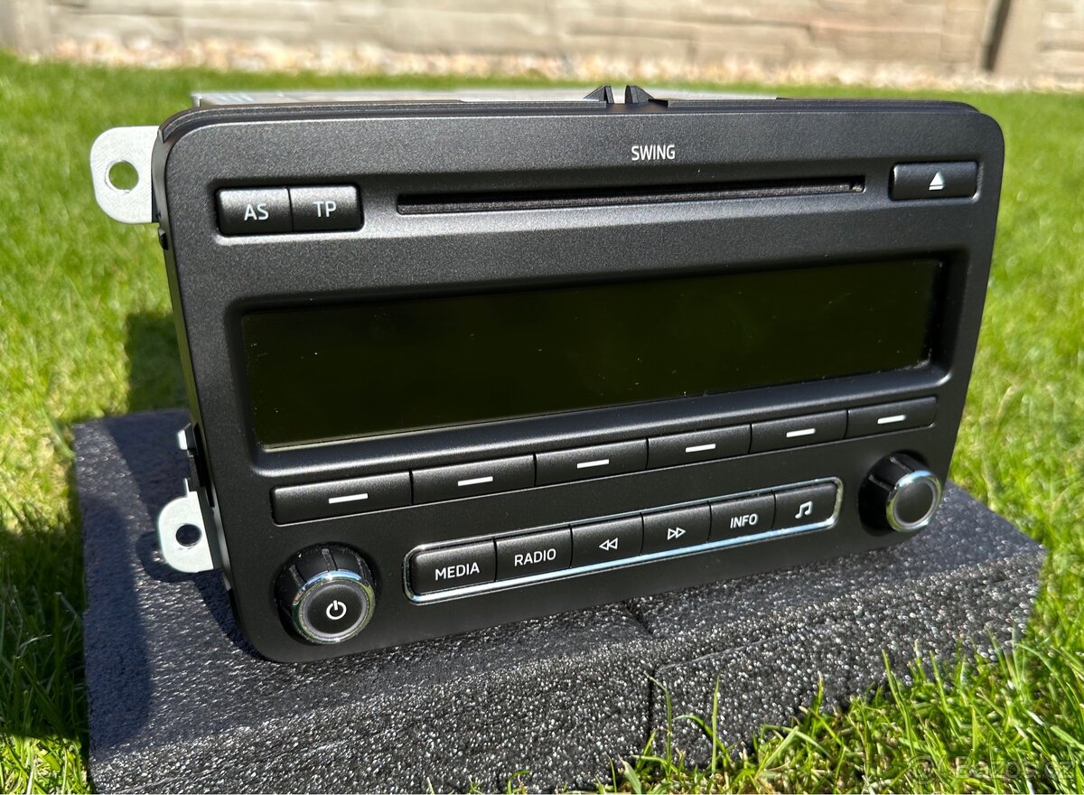 Autorádio Škoda Swing - Top stav