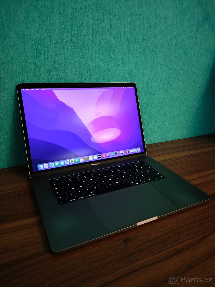 MacBook Pro 15.4" 2017 | i7 • 16GB • 256GB