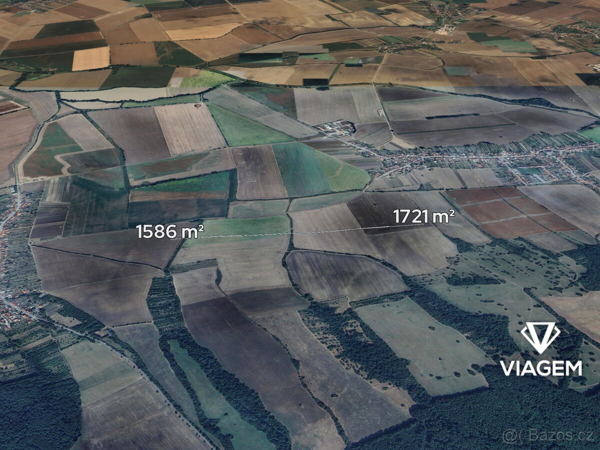 Pole 3 307 m²