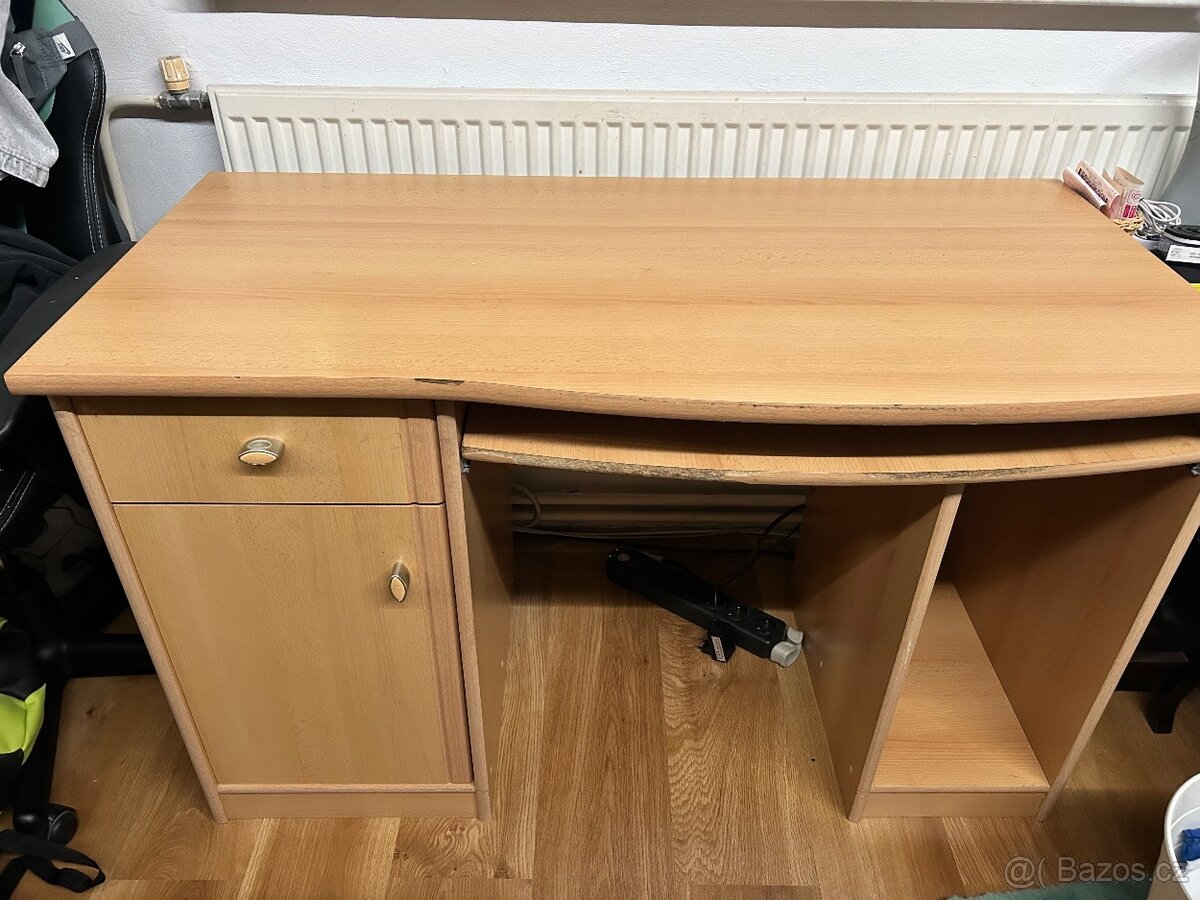 PC stůl 120 cm