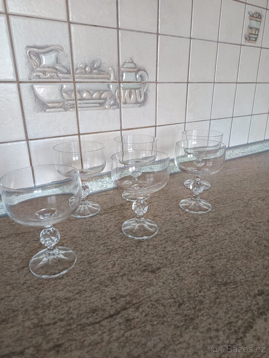 Skleničky na nožce