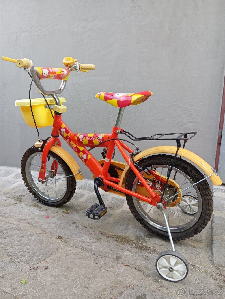 Dětské kolo s pomocnými kolečky