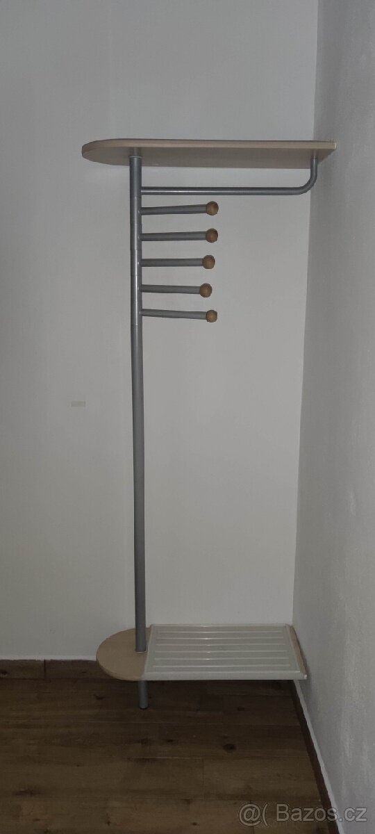 Věšák