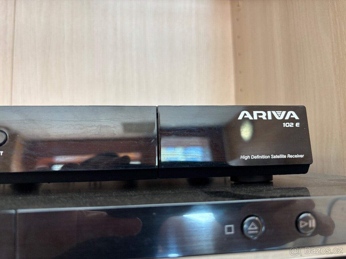 Ferguson ARIVA 102E