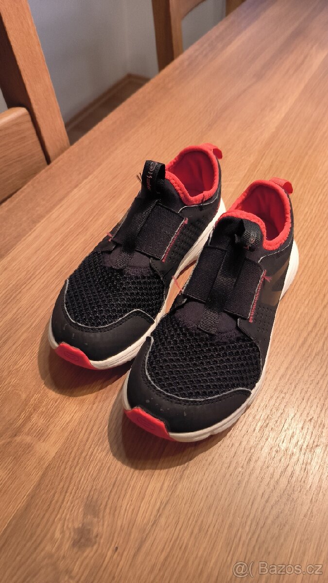 Dětské tenisky Decathlon vel. 33