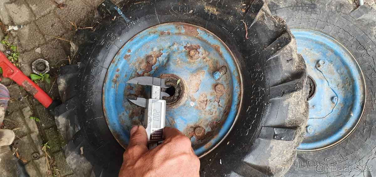 kola 8 palcu s dirou 47mm