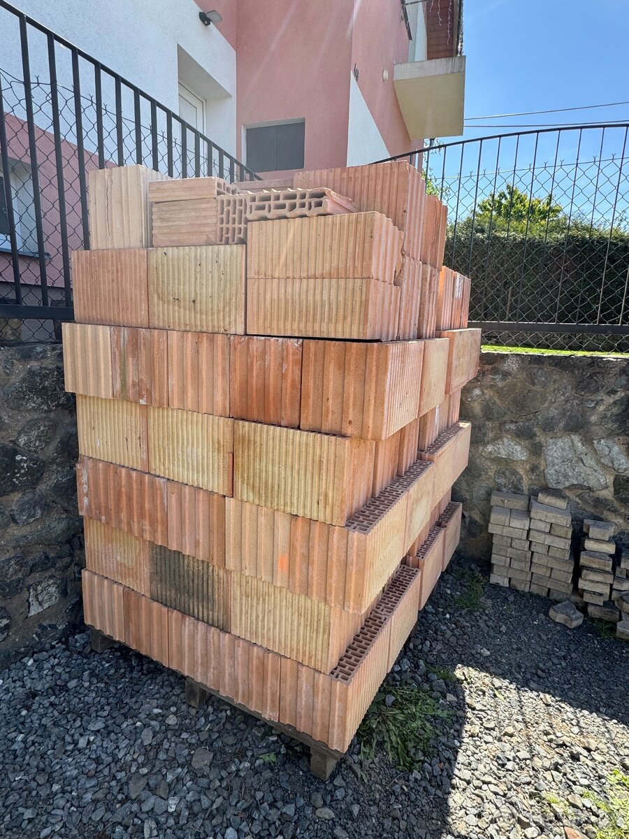 Cihly - 37x25x23,5cm - 113ks