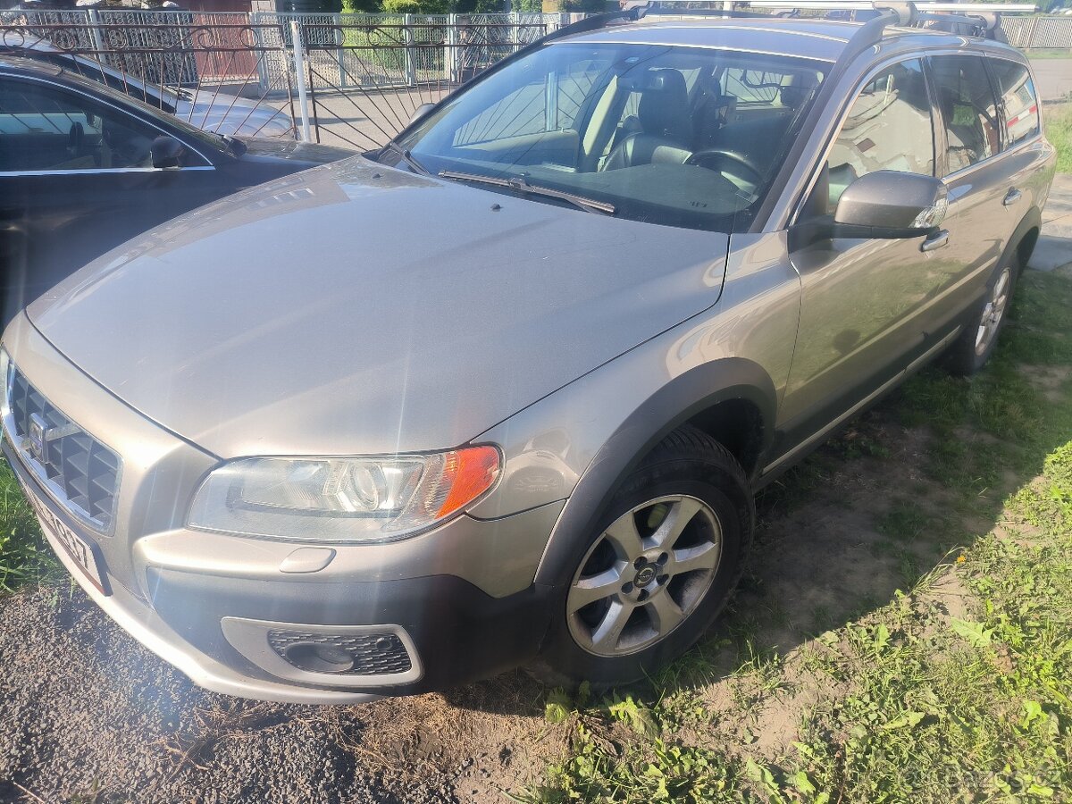 Volvo XC70 po servise, pěkný stav.