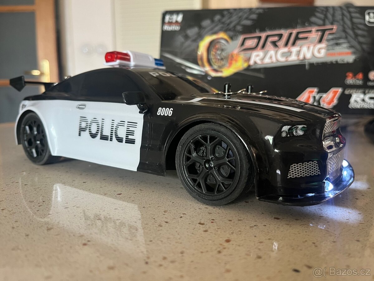 RC driftovaci auto Police 4x4