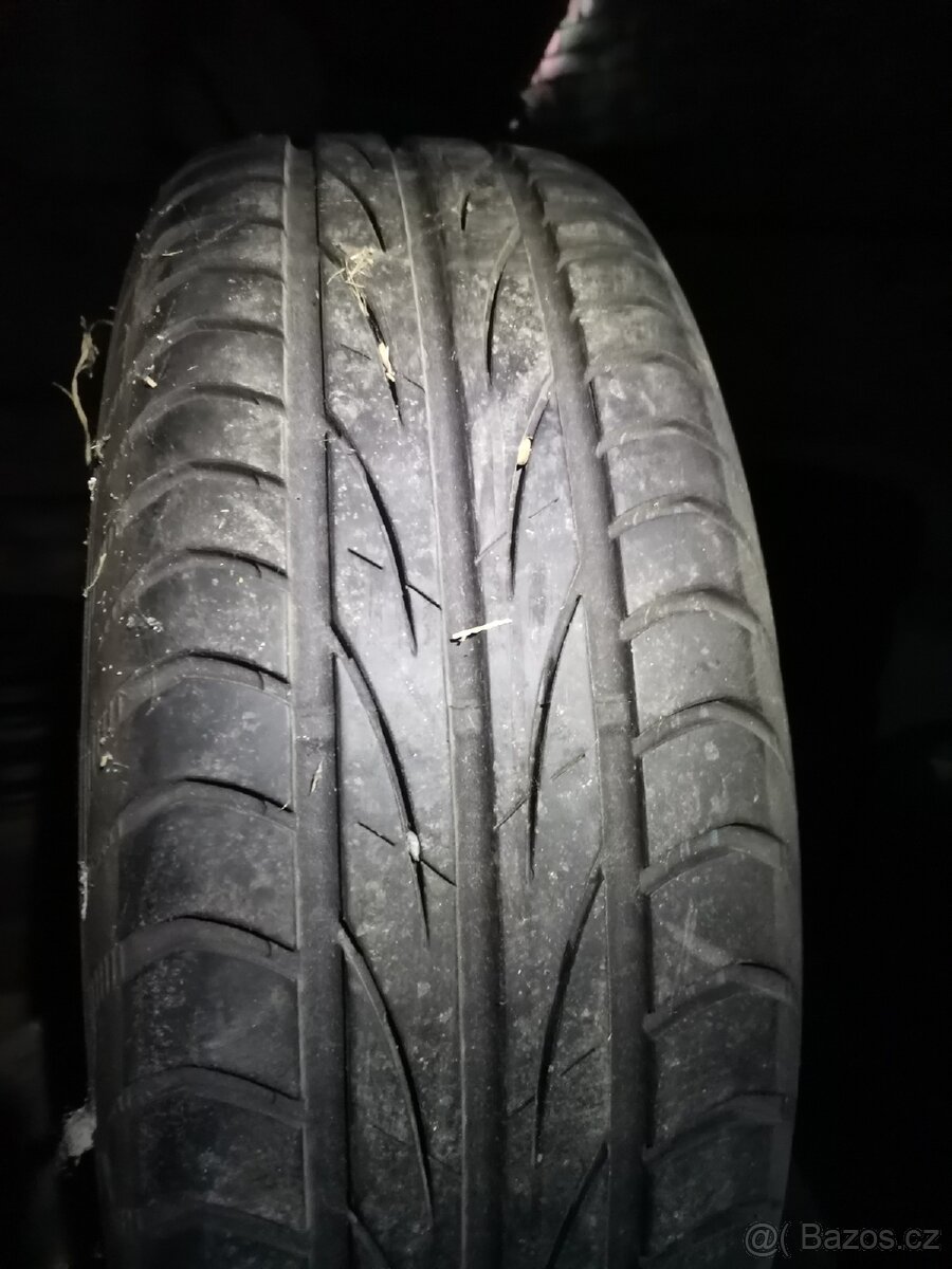 Letní 195/60 R15 Semperit