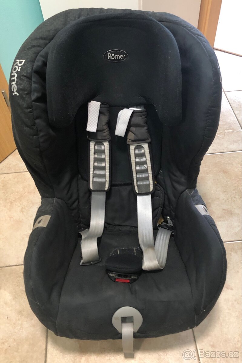 Autosedačka Britax Römer (sleva)