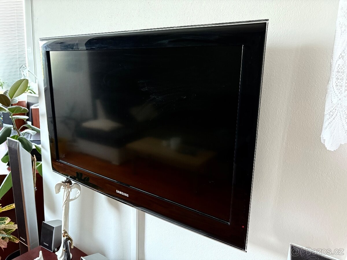 Televize Samsung, plocha (8cm), HD, 118 cm