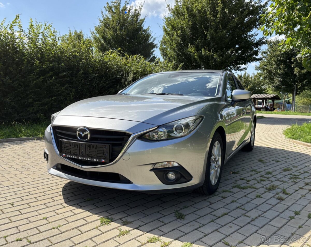MAZDA 3 2.0 88 KW - JEN 52 000 KM - BENZÍN