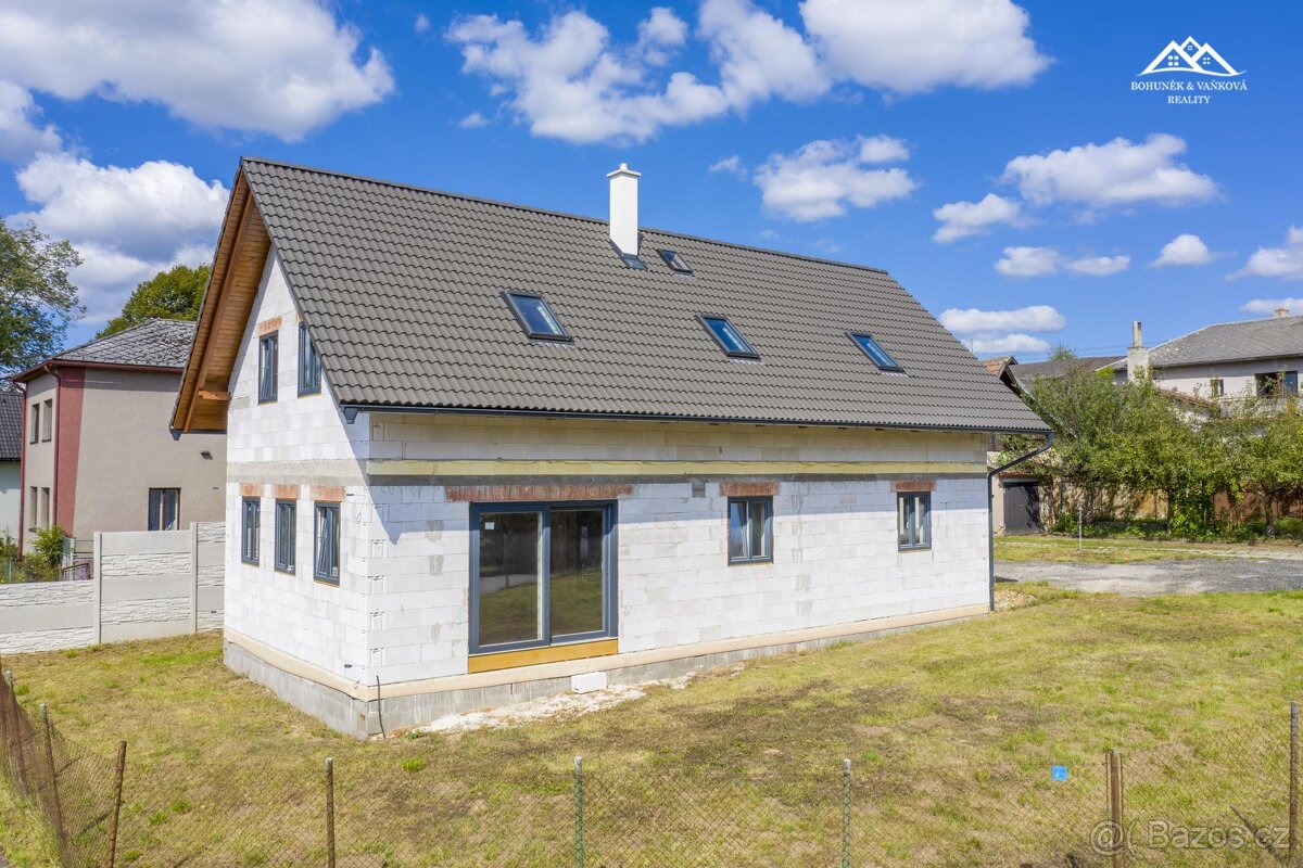 Prodej rodinného domu 5+k,  714 m2, Chlístov
