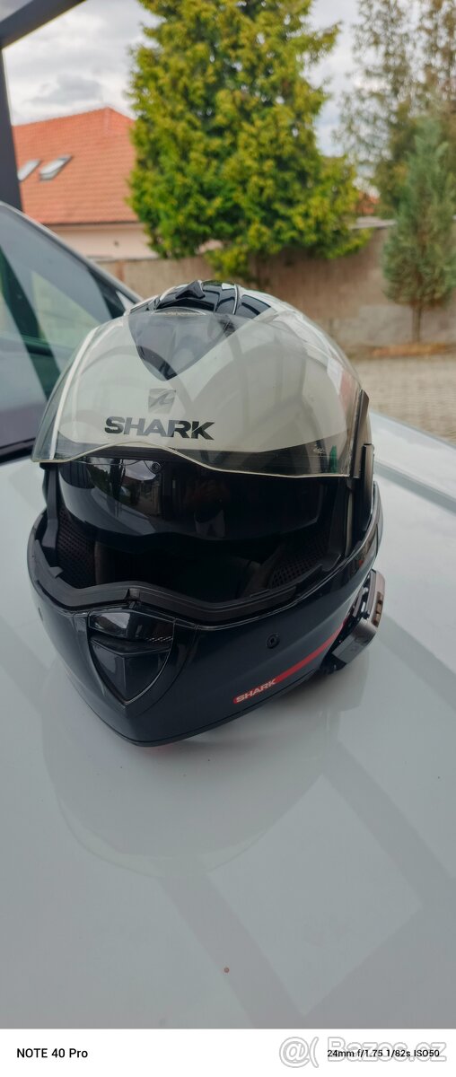 Prodám dvakrát helmu Shark evoline plus intercomy